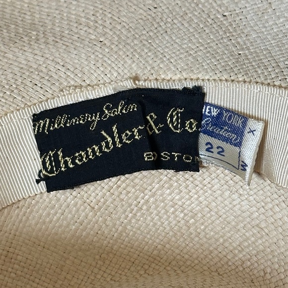 CHARISMATIC 1940s' NATURAL STRAW WIDE BRIM TILT HAT + VEIL + GROSGRAIN TRIM - Picture 11 of 11